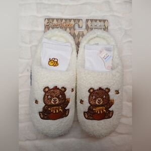 Moon Cake Cozy Bear Memory Foam Slippers with Socks | Size 9/10 (Large) NWT